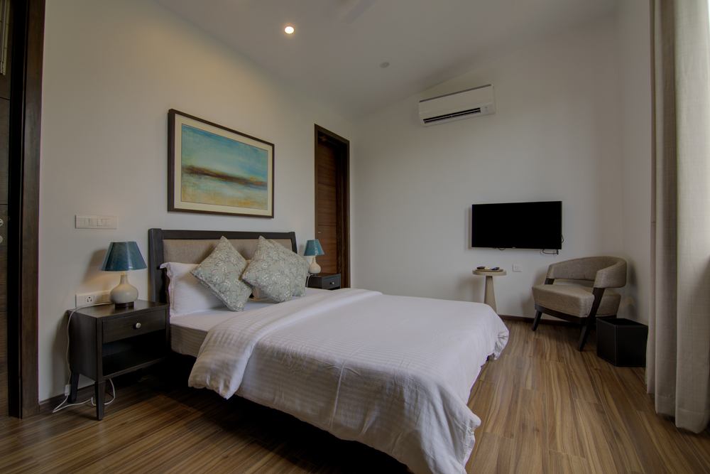 well maintained Bedroom